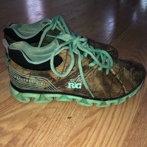 Realtree Girl Waterproof Running Shoes